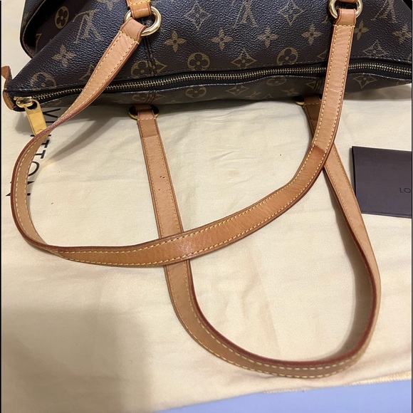 Louis Vuitton Totally MM Monogram Canvas - Picture 9 of 16
